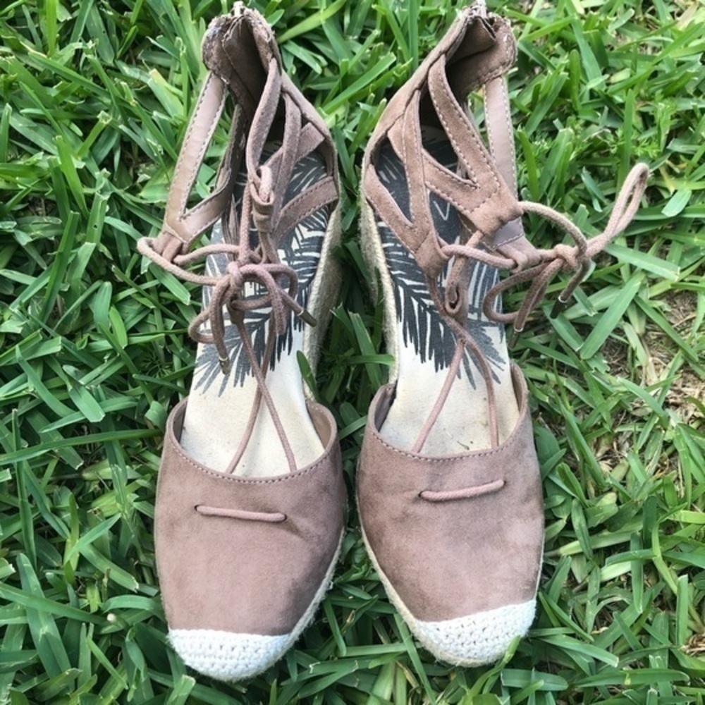 Dolce Vita Wedges - Picture 2 of 6